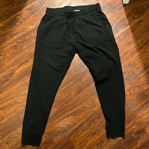 Tasc men’s black lightweight joggers. Size large.